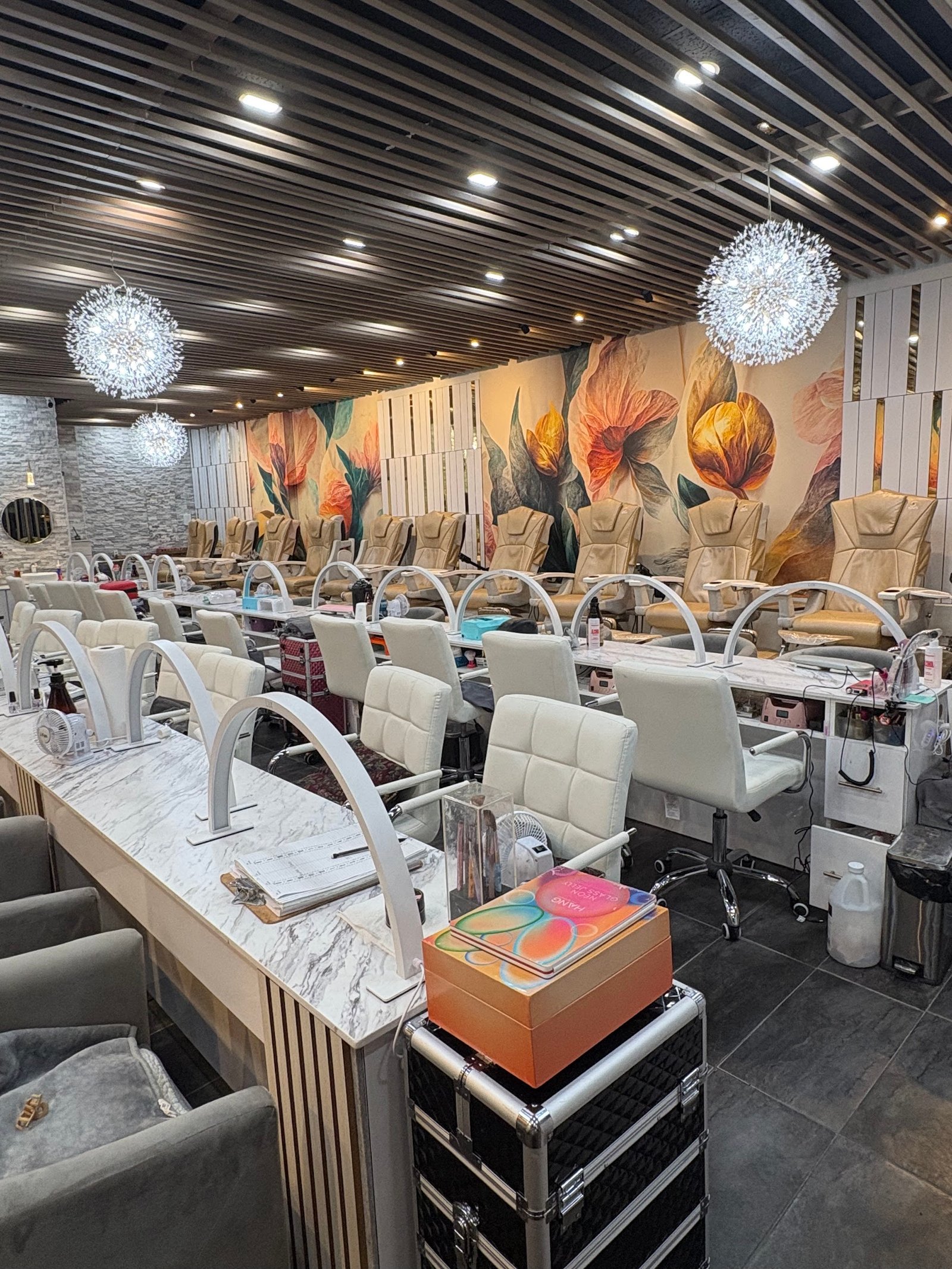Liam Nail Spa Greensboro